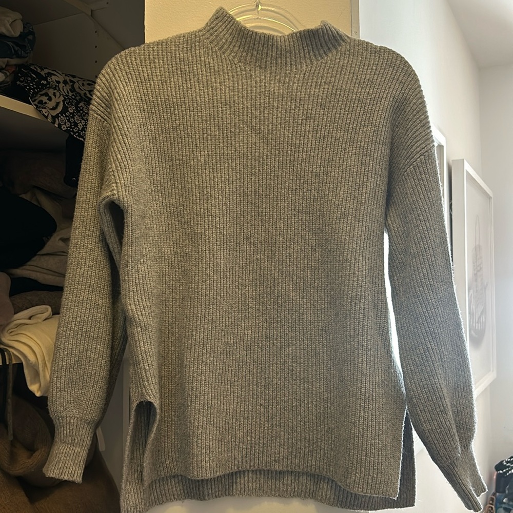 Gap mockneck grey sweater